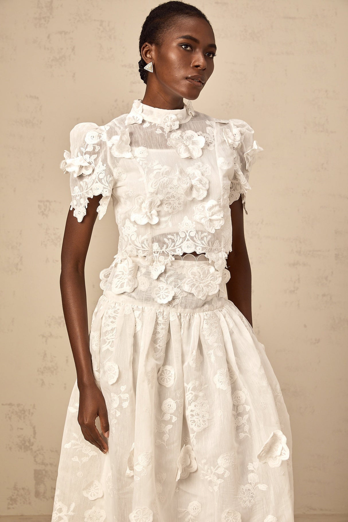 Aurohaya Thérèse white flower-embroidered top & skirt matching set