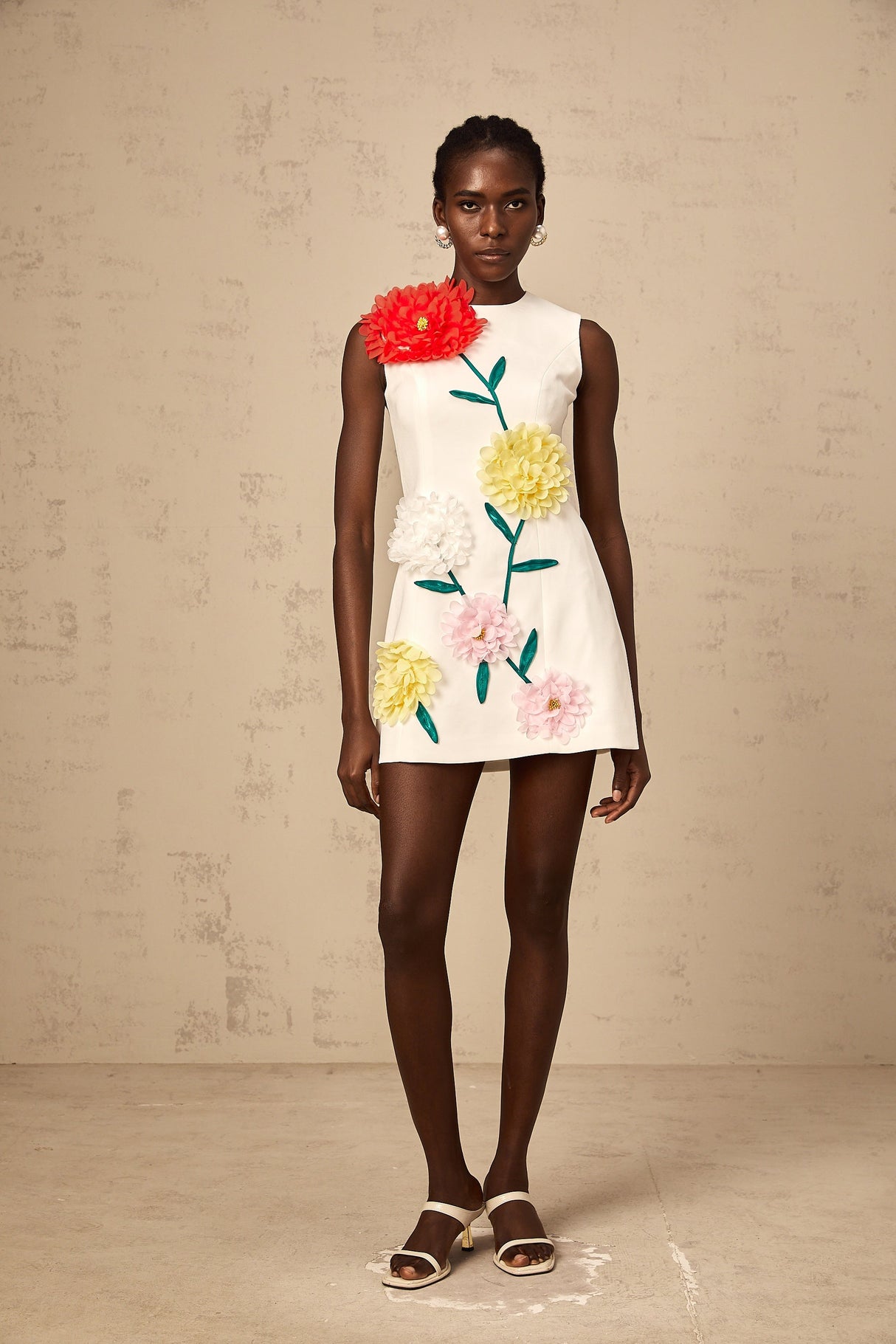 Aurohaya Véronique white 3d-petal sleeveless mini dress
