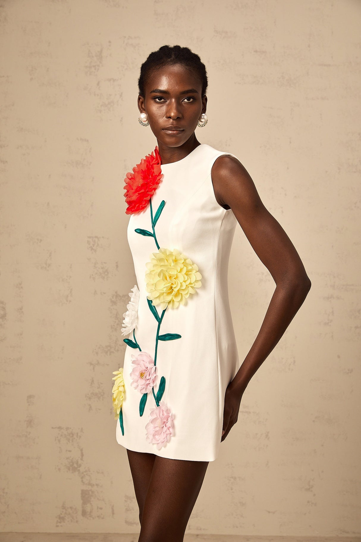 Aurohaya Véronique white 3d-petal sleeveless mini dress