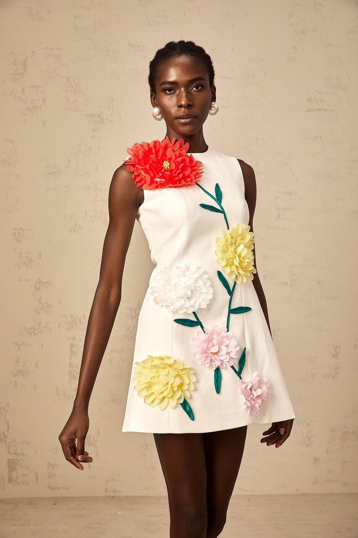 Aurohaya Véronique white 3d-petal sleeveless mini dress