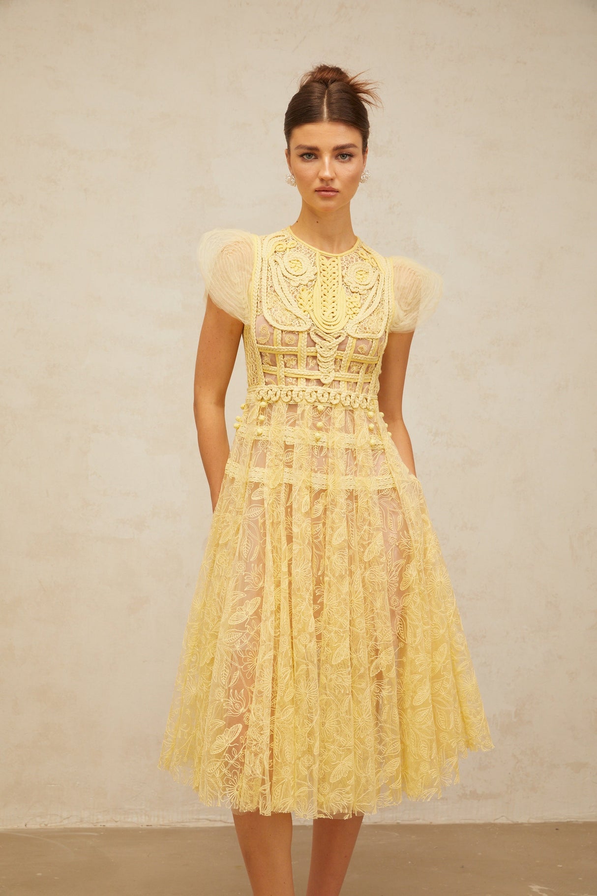 Aurohaya Véronique yellow embroidered-lace pleated midi dress