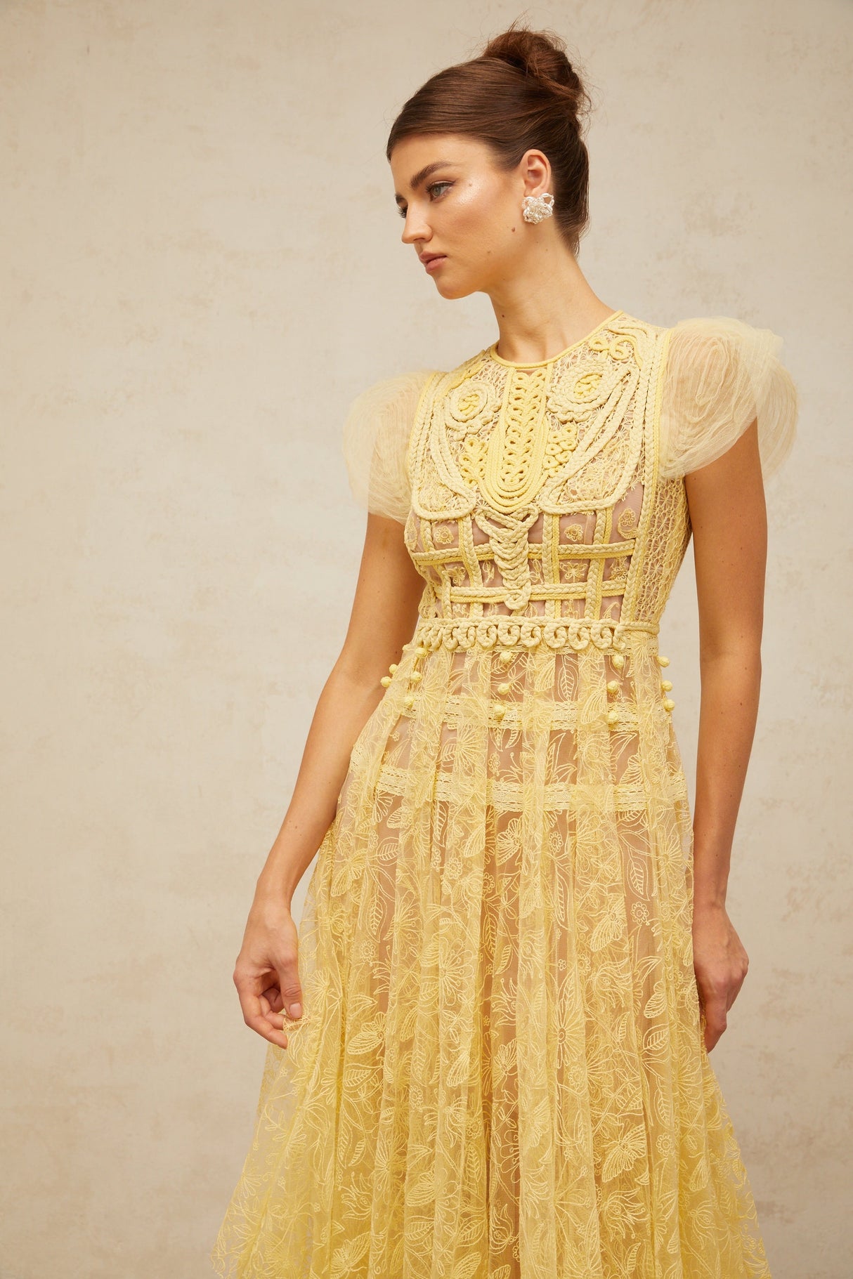 Aurohaya Véronique yellow embroidered-lace pleated midi dress