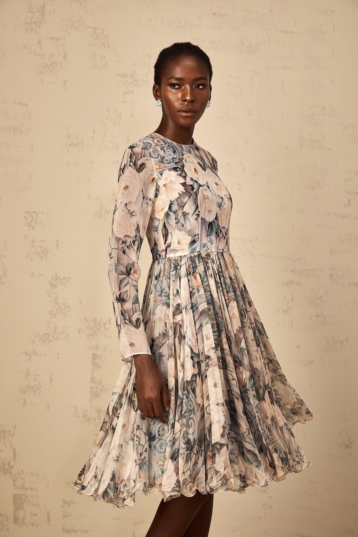 Aurohaya Mélanie Floral Print Pleated Chiffon Midi Dress