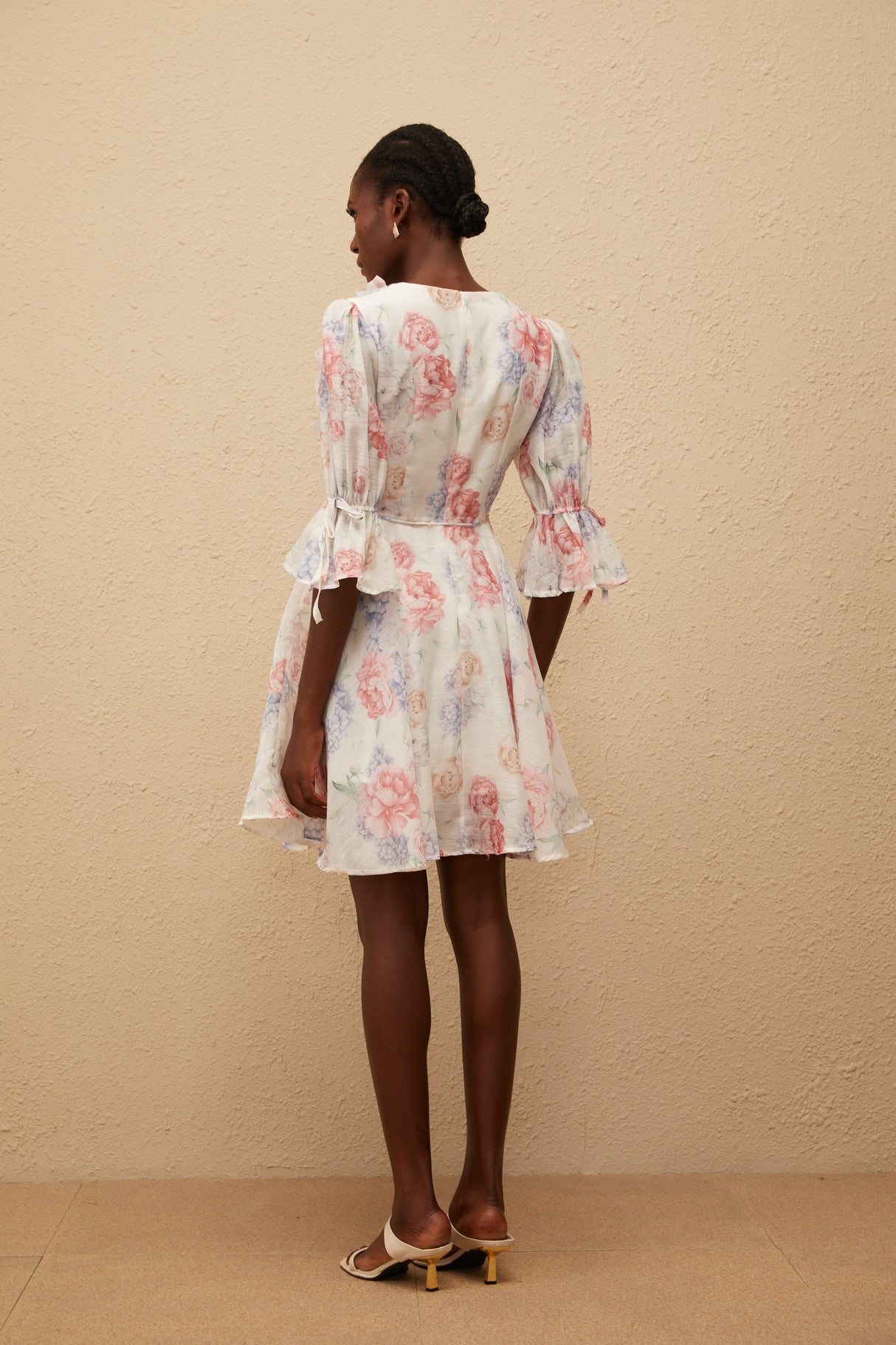 Aurohaya Téa White Floral Appliqué Mini Dress