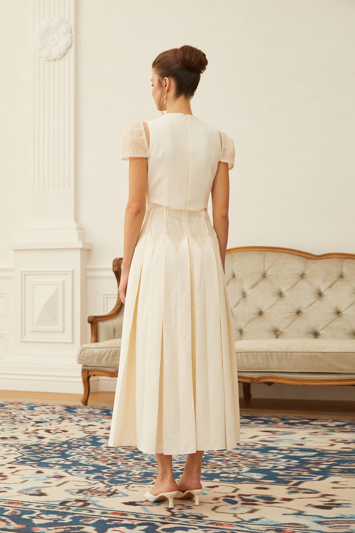 Aurohaya Maelle White Flower Embroidered Maxi Dress