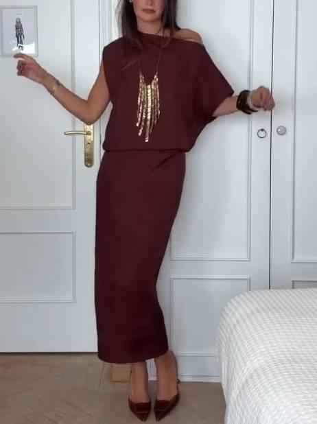 Aurohaya Minimalist Back Slit Midi Dress