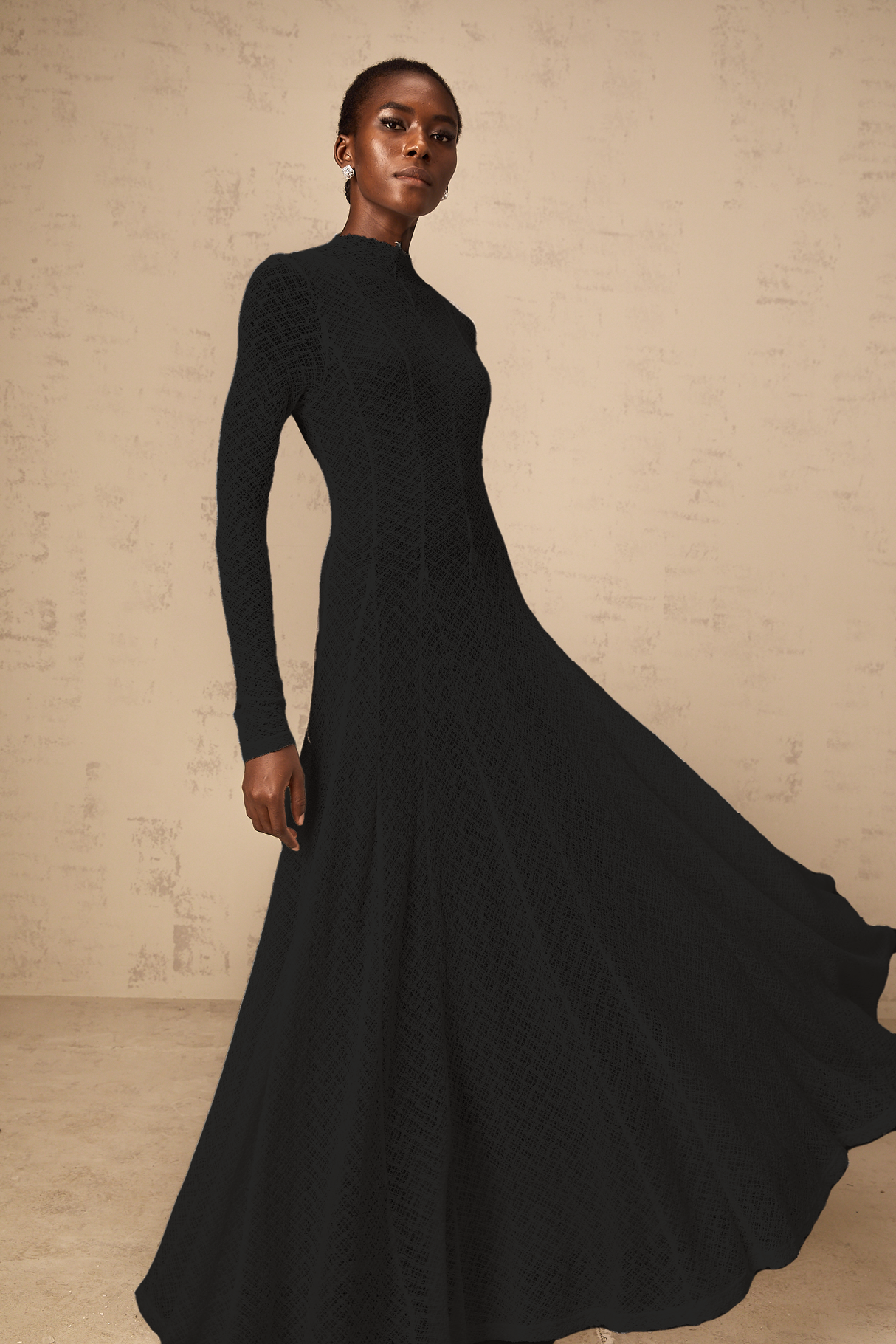 Aurohaya Athena wavy-pattern lace maxi dress in Black