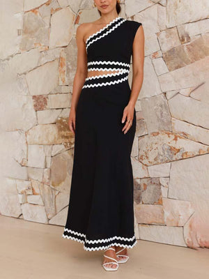 Aurohaya Elegant Slant Neck Lace-Pattern Midi Dress Black