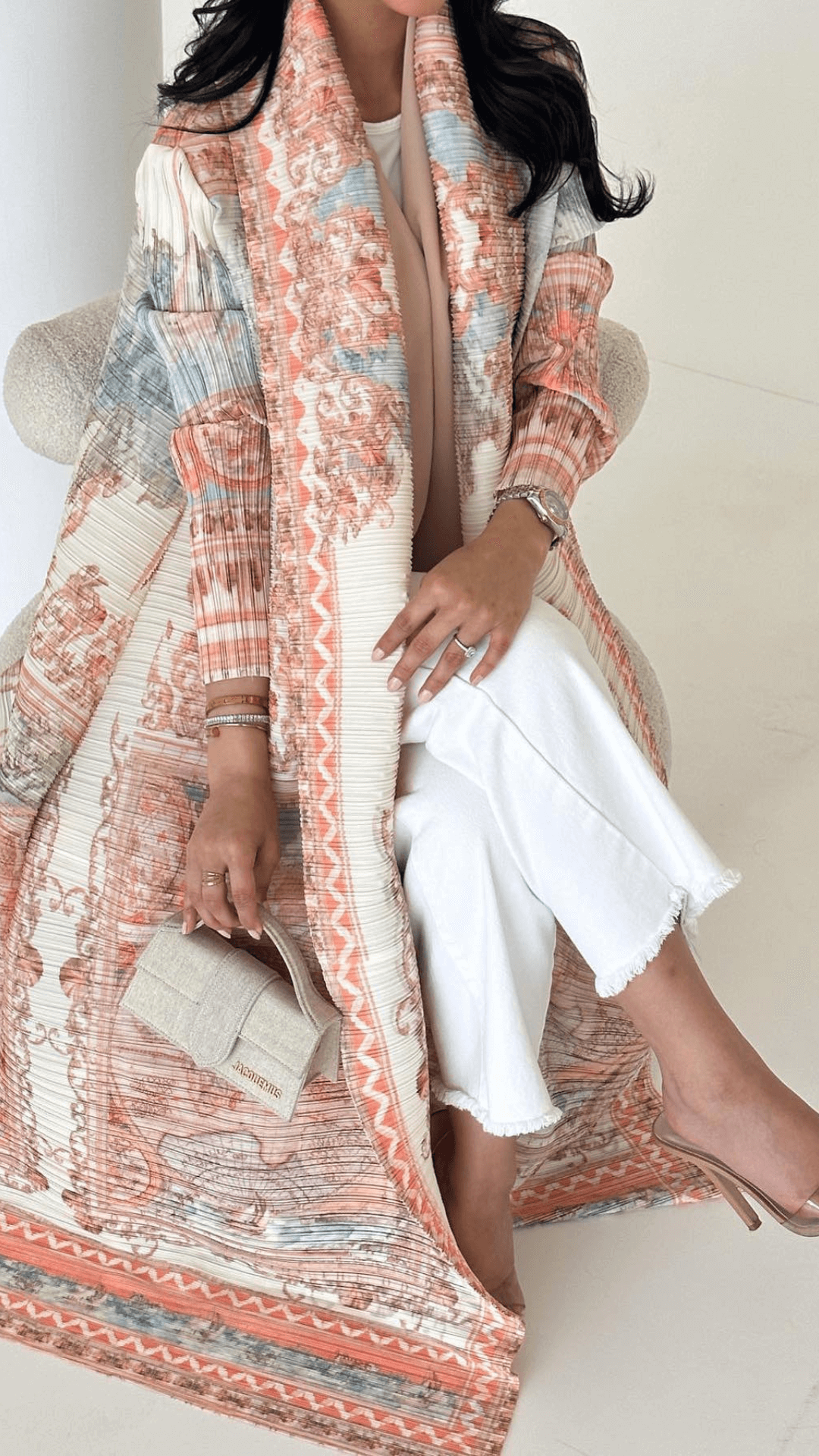 Veloura Abaya Vogue