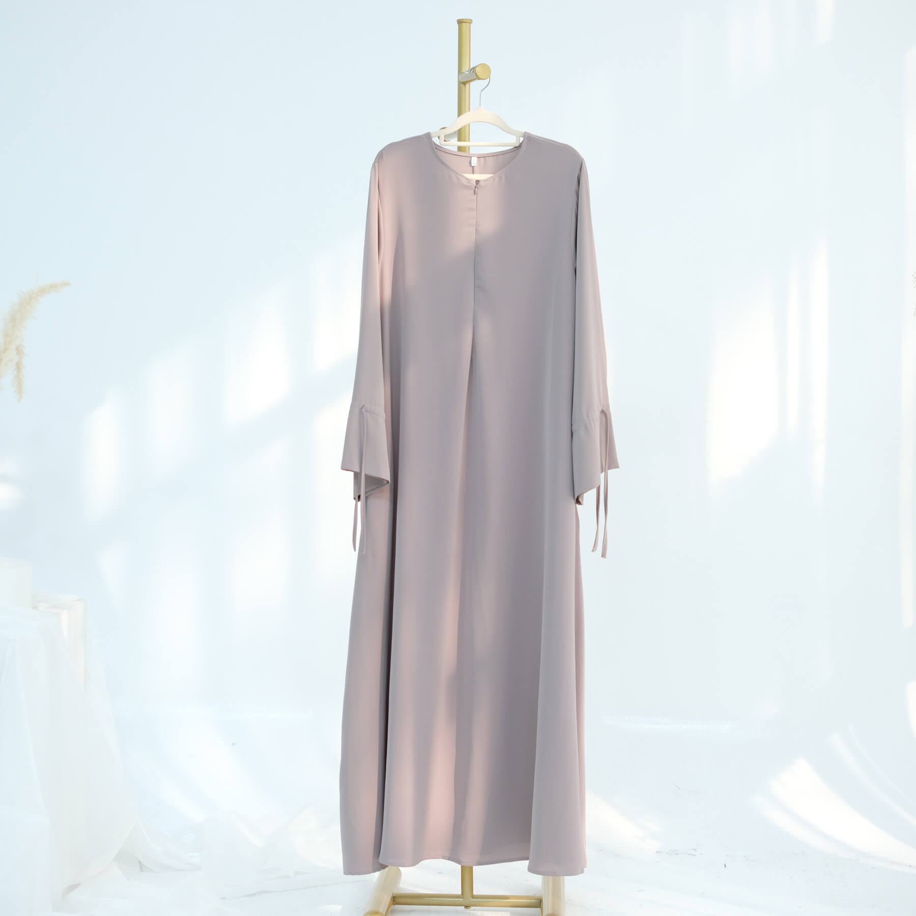 Solid Nida Ruffle Sleeve Zippper Abaya - Aurohaya