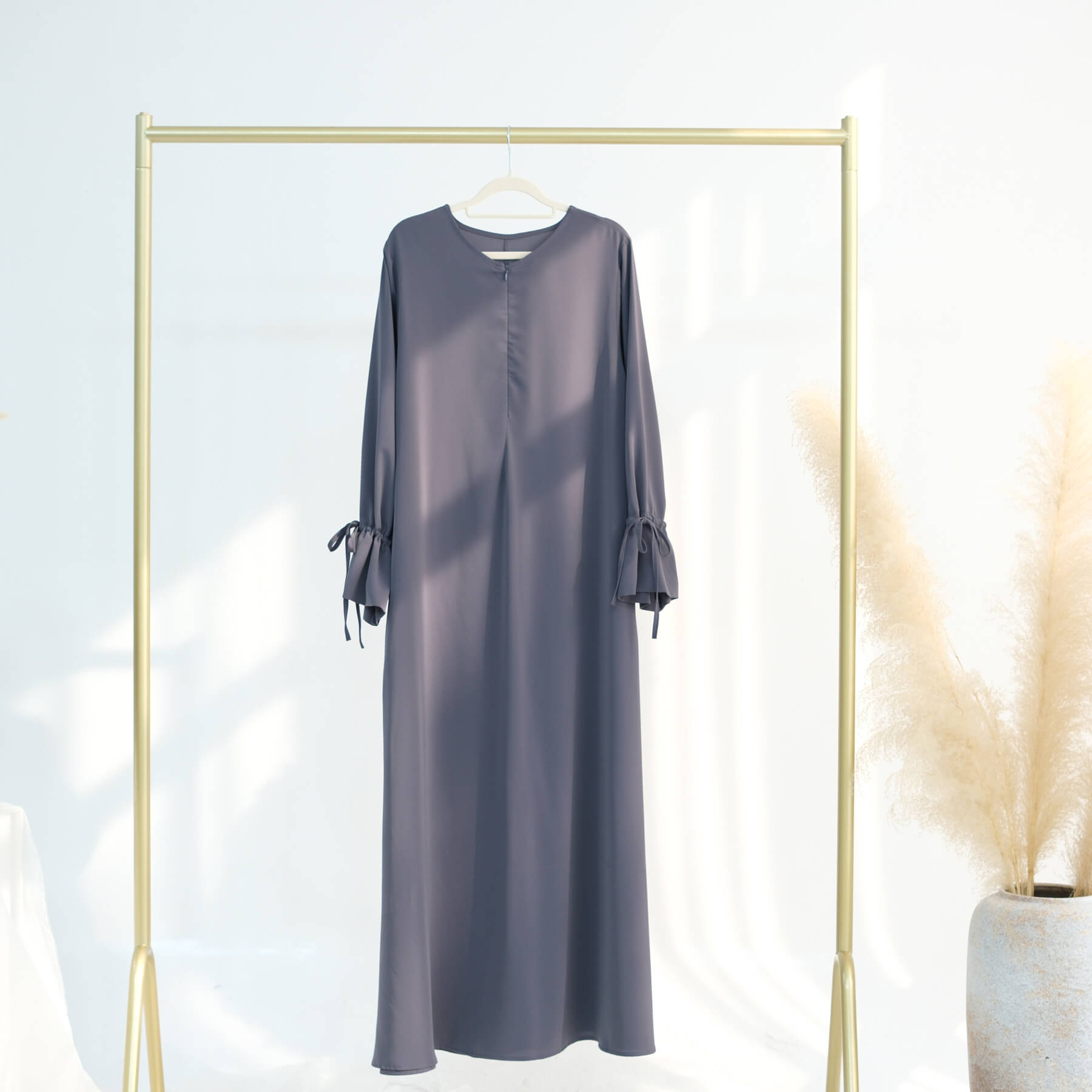 Solid Nida Ruffle Sleeve Zippper Abaya - Aurohaya