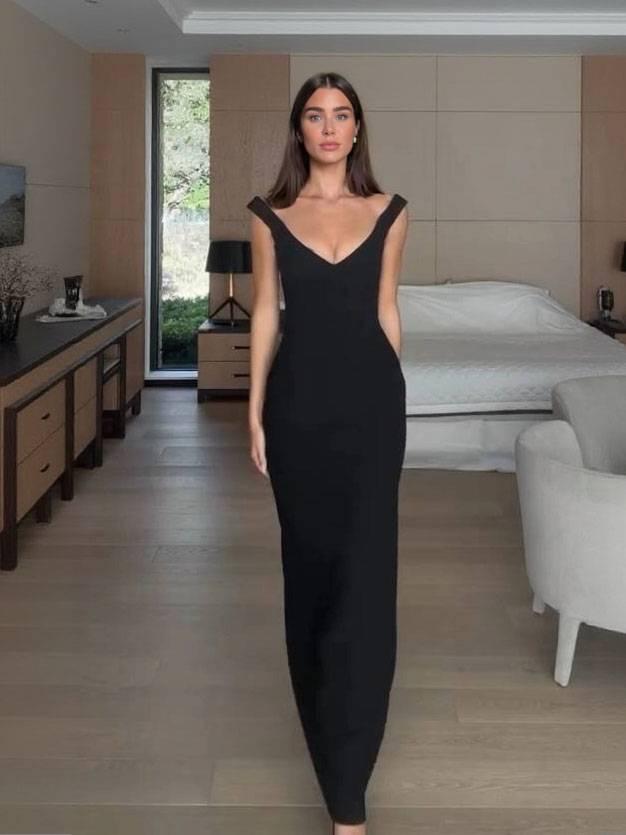 Aurohaya Minimalist V-Neck Slim-Fit Maxi Dress