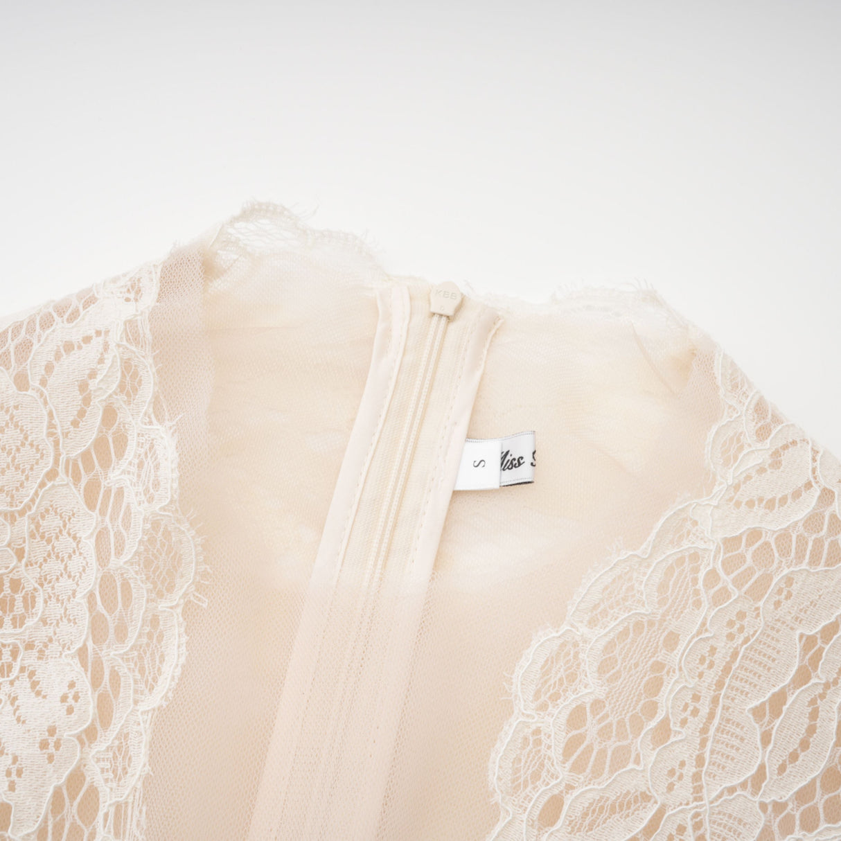 Aurohaya Oliana Ivory Lace Maxi Gown