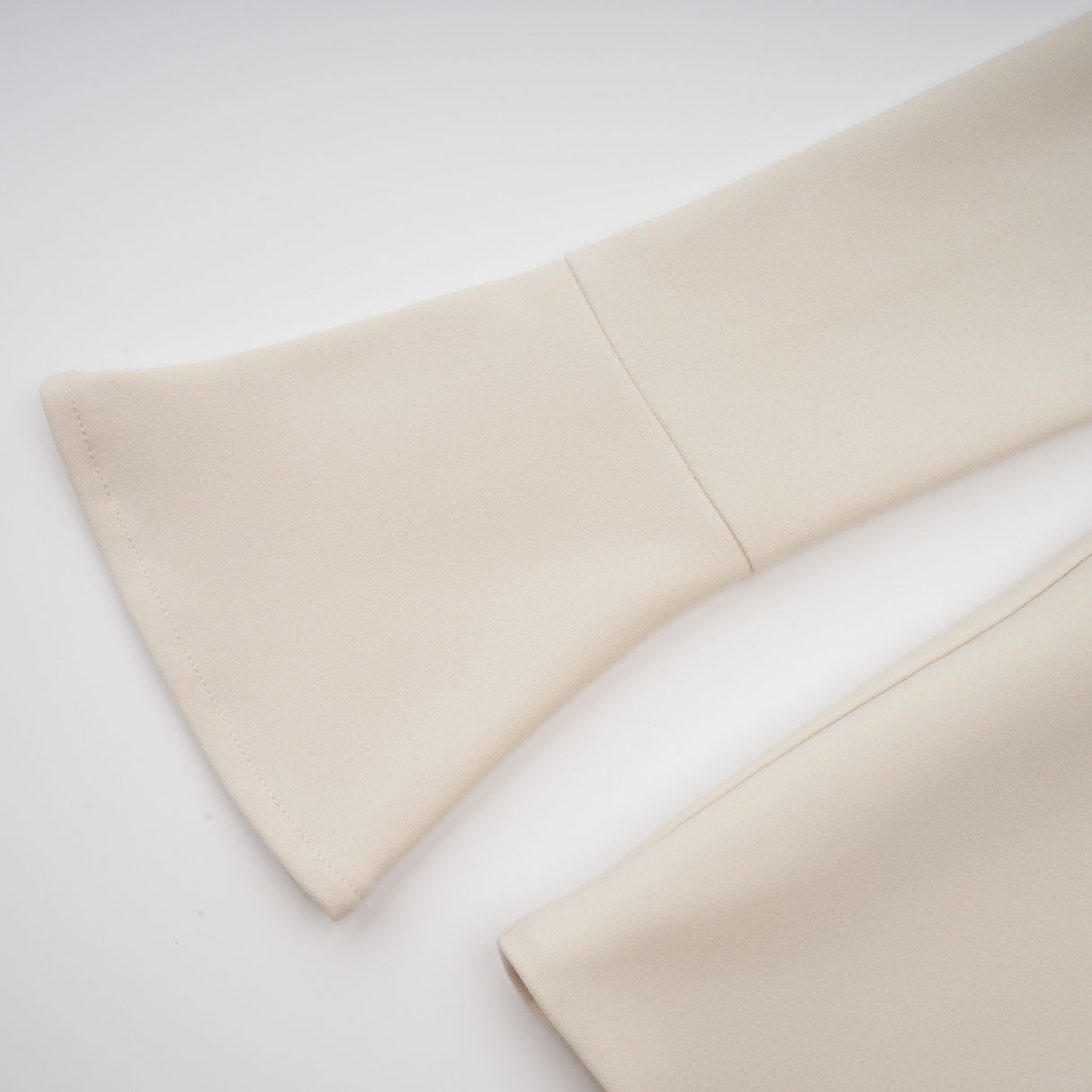 Aurohaya Chloé cream-white fitted mini dress