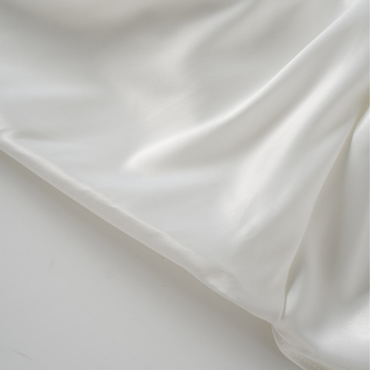 Aurohaya Zenina White Ruched Ribbon Detail Mini Dress