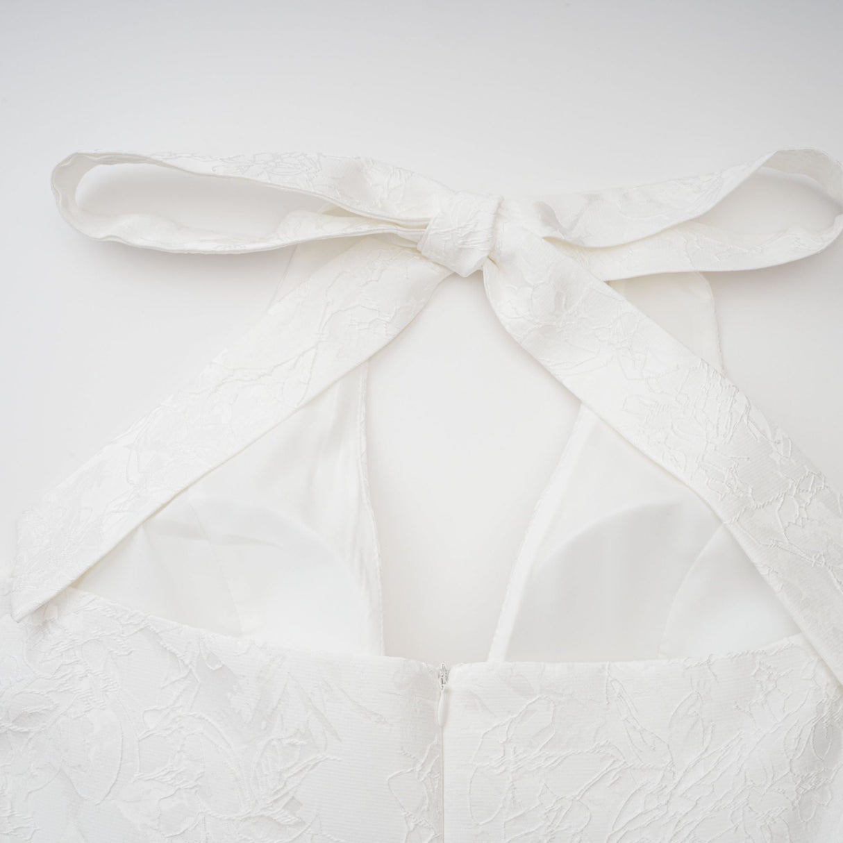 Aurohaya Céline White Glamorous Event Midi Dress