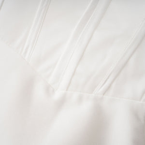 Aurohaya Víctor White Off-Shoulder Lace Panel Maxi Dress