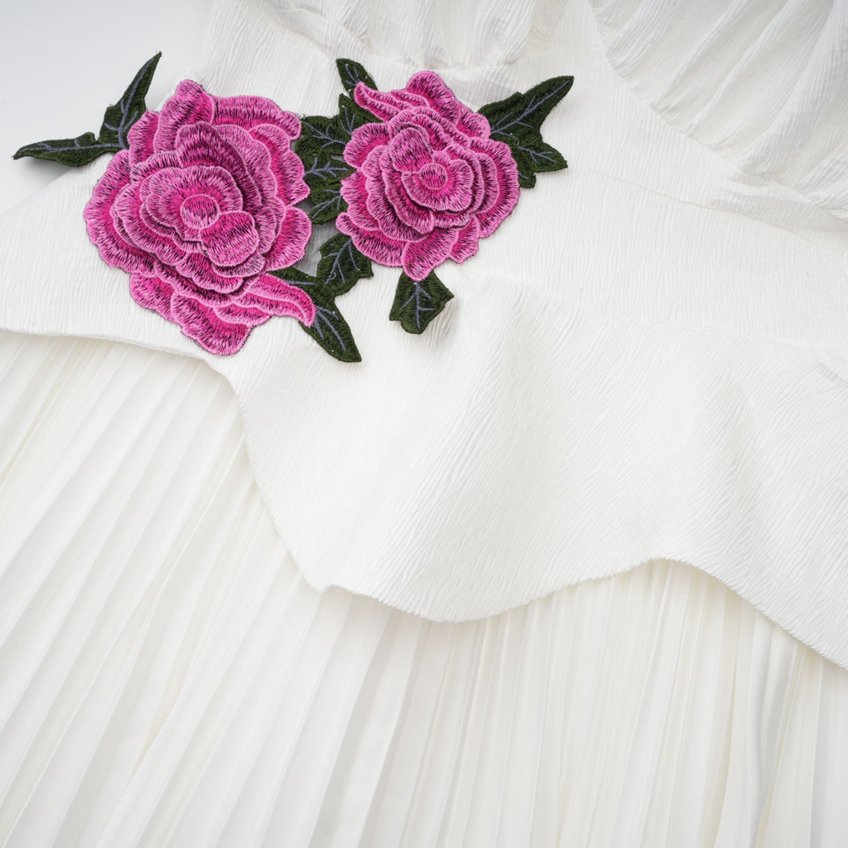 Aurohaya Pétale White Rose Appliqué Maxi Dress