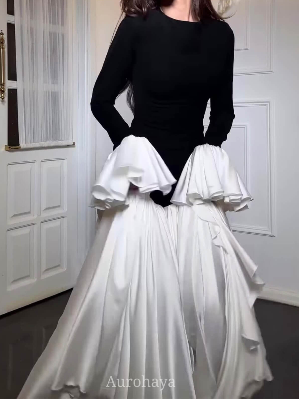 Round Neck Long Bell Sleeve Maxi Dress