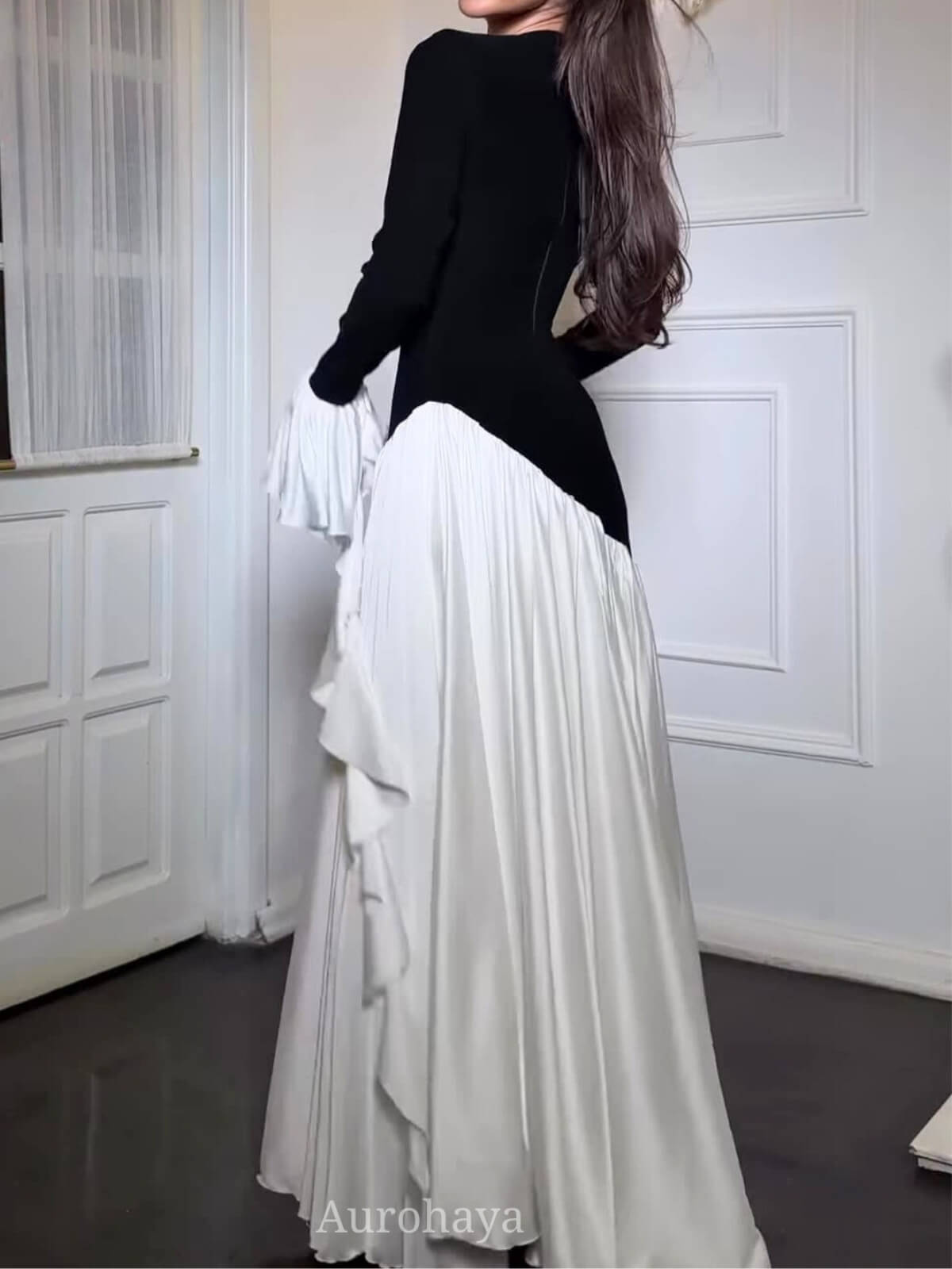 Round Neck Long Bell Sleeve Maxi Dress