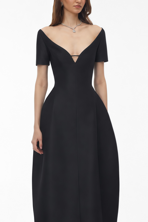 Séléné Deep V Short Sleeve Bandage Midi Dress
