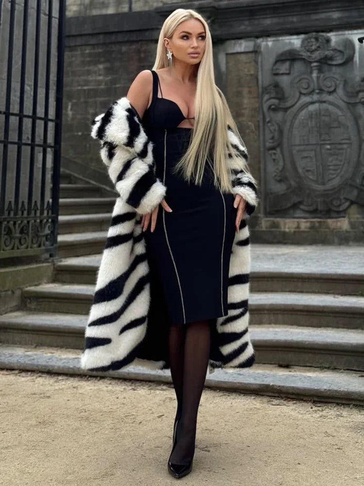 Aurohaya Léonore Bodycon Midi Dress